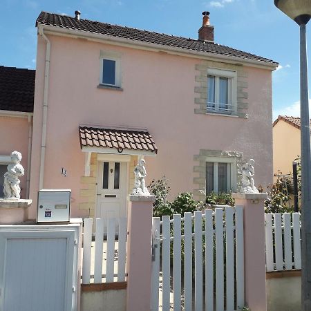 La Maison Rose 2 Chambres Avec Lit Pour 2 Personnes Et 2 Salles De Bains Nevers Exterior foto